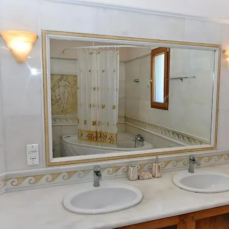 Luxury Household In The Oustkirts Of Tinos Town * Agios Sostis (Tinos)