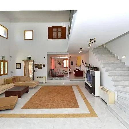 Luxury Household In The Oustkirts Of Tinos Town