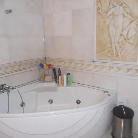 Luxury Household In The Oustkirts Of Tinos Town Villa